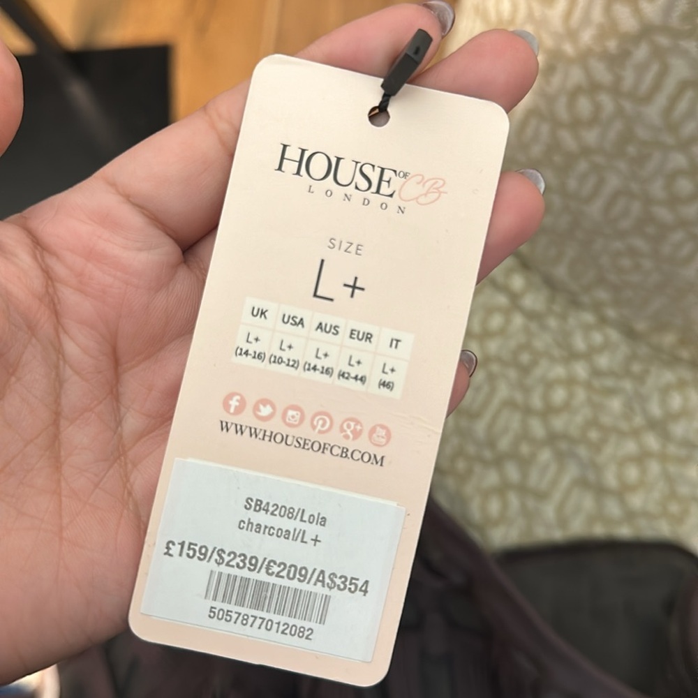 House of CB | LOLA - Picture 4 of 4